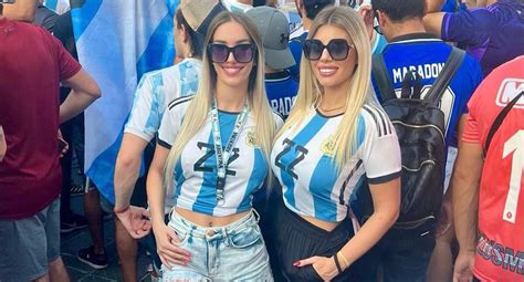 chicas argentinas desnudas|Fotos: Noe y Milu, las argentinas que se desnudaron en Qatar。